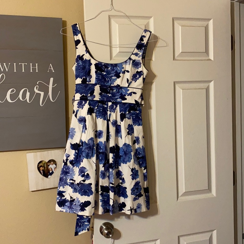 Extra small women’s floral dress by fickle.